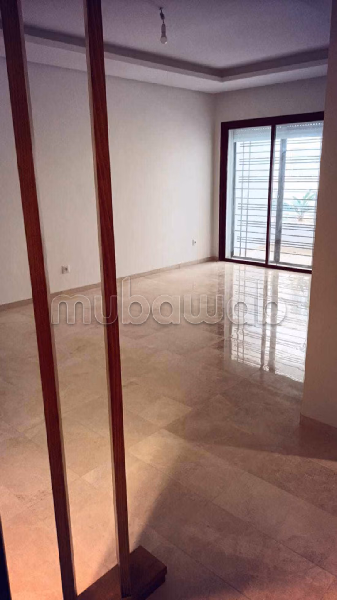 Affitto di uno splendido appartamento a Aouina. 3 ampi locali. Cucina ben equipaggiata. 