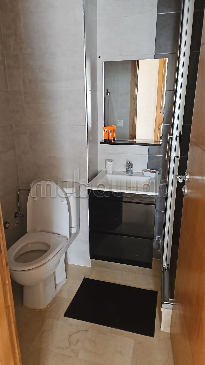 Appartement pied dans l'eau et vue partielle sur mer