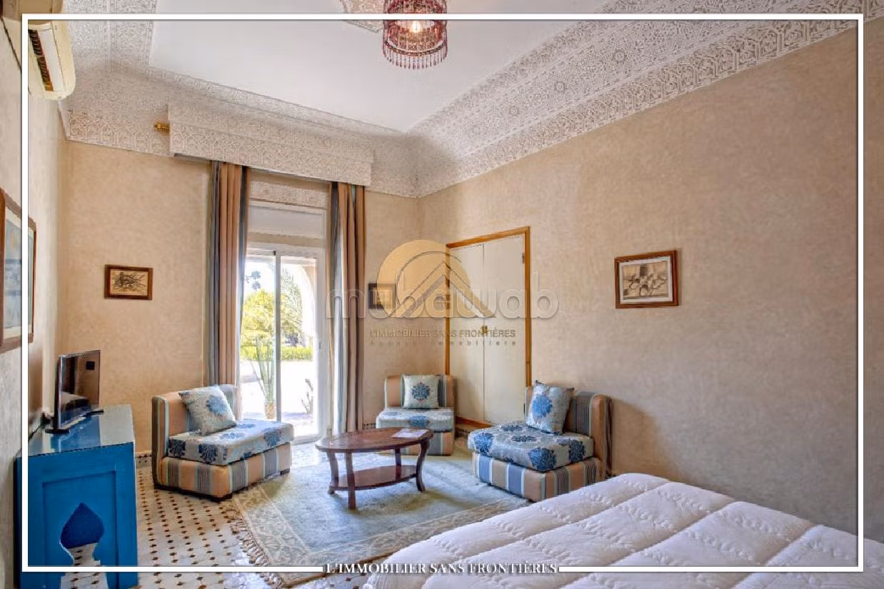 Luxury Villa for sale in Route de Fez. 26 large rooms. Well decorated. 