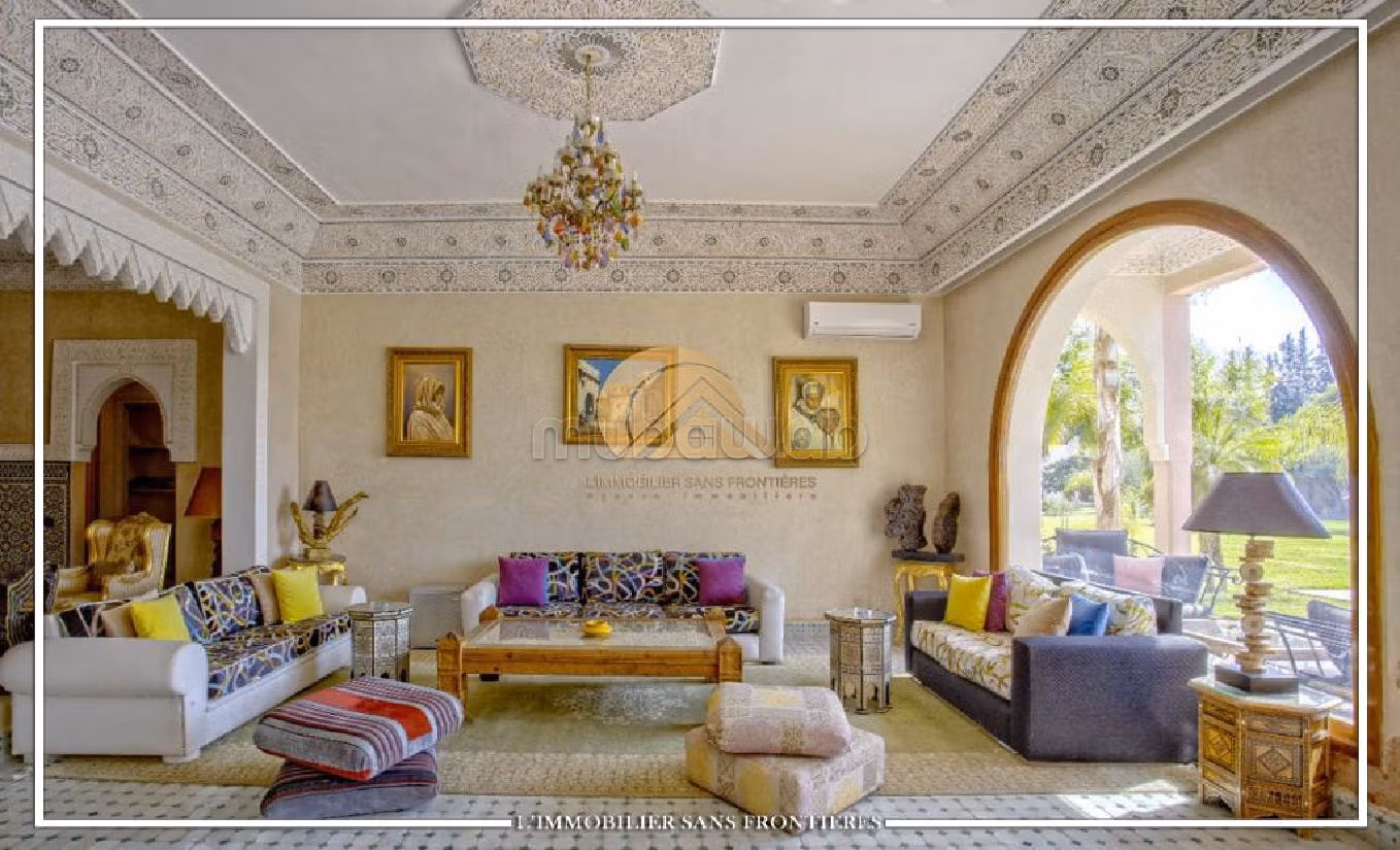 Luxury Villa for sale in Route de Fez. 26 large rooms. Well decorated. 