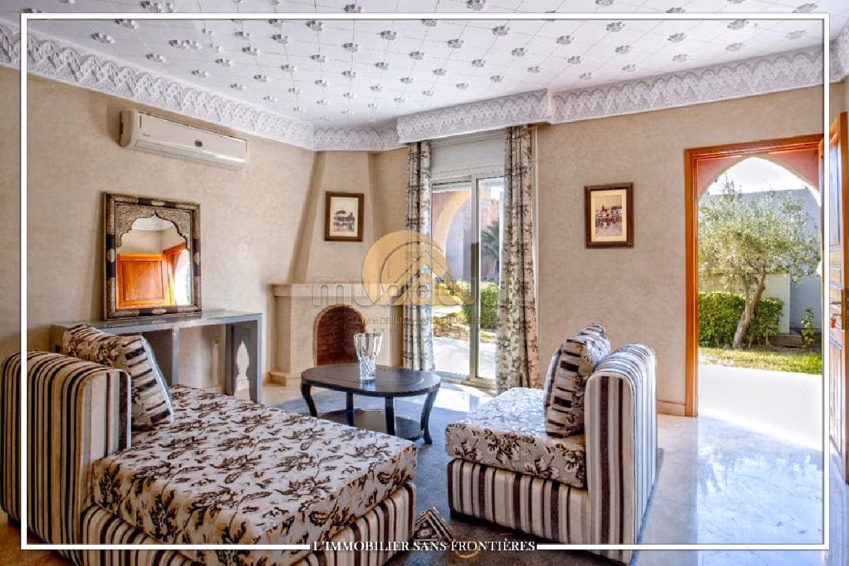 Luxury Villa for sale in Route de Fez. 26 large rooms. Well decorated. 