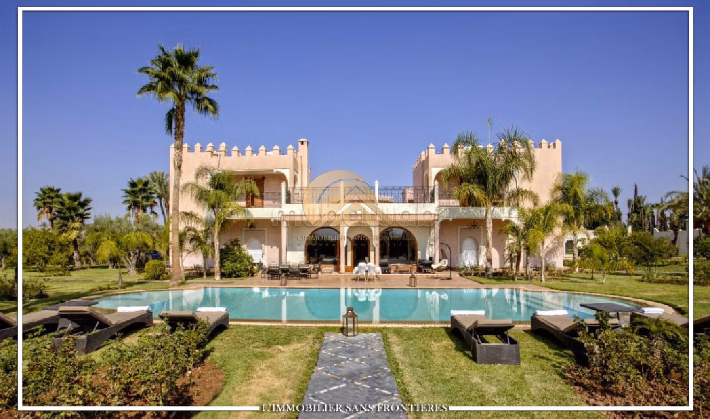 Luxury Villa for sale in Route de Fez. 26 large rooms. Well decorated. 