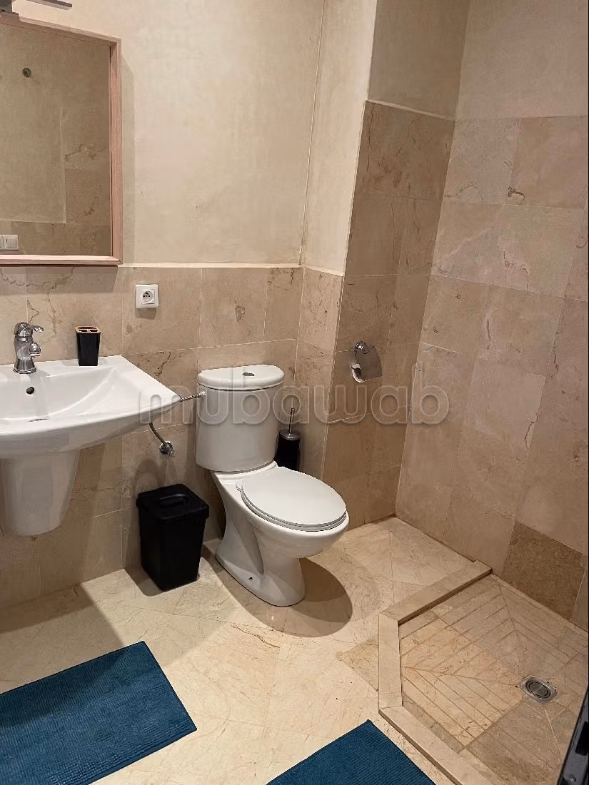 Flat for rent. 7 comfortable rooms. Attic
