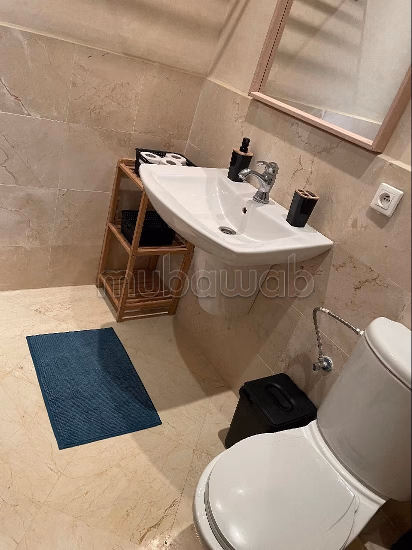 Flat for rent. 7 comfortable rooms. Attic