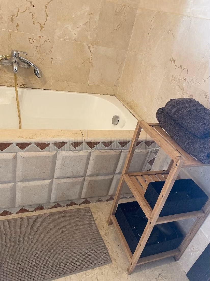 Flat for rent. 7 comfortable rooms. Attic