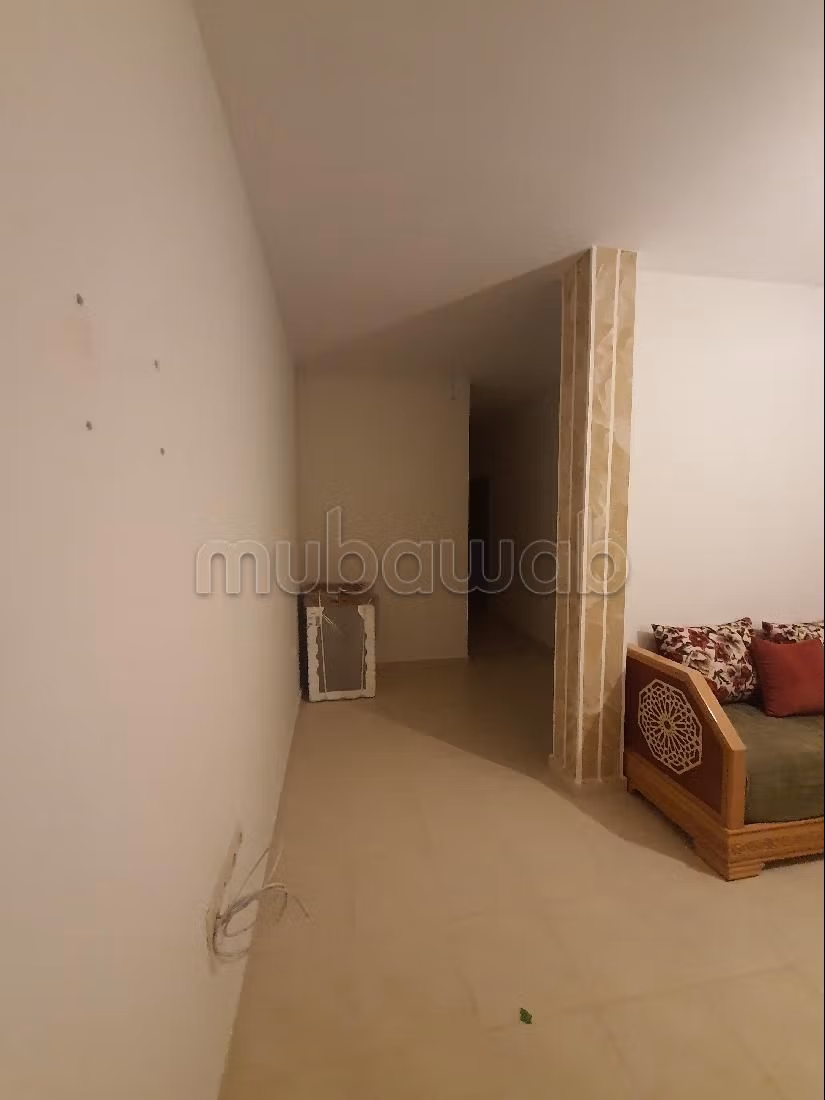 شقة جميلة للبيع ب CGI. 2 غرف. باب متين،إقامة مؤمنة. 