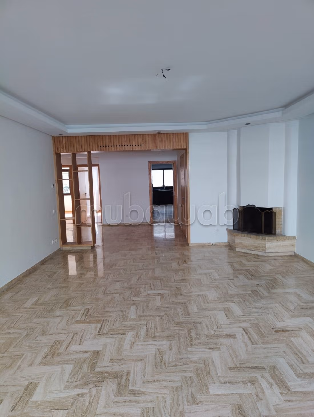 Apartment for rent in Racine. Large area 145 m². Double glazed windows and central heating