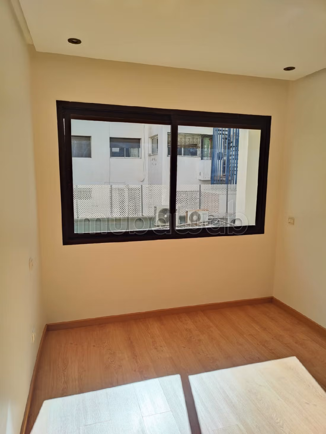 Apartment for rent in Racine. Large area 145 m². Double glazed windows and central heating