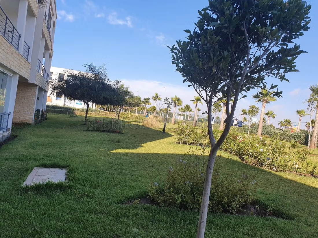 Appartementen kopen. Oppervlakte 80 m². Garage en mooi terras. 