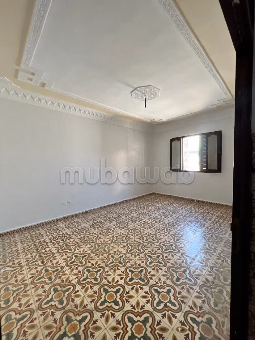 Find your house to buy. 5 comfortable rooms. Secured door.