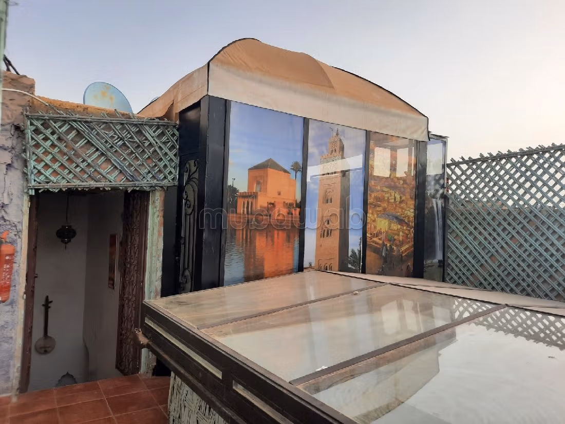 Maravilloso riad en venta en Zaouia Sidi Ghalem. 5 dormitorios. está amueblado con buen gusto. 