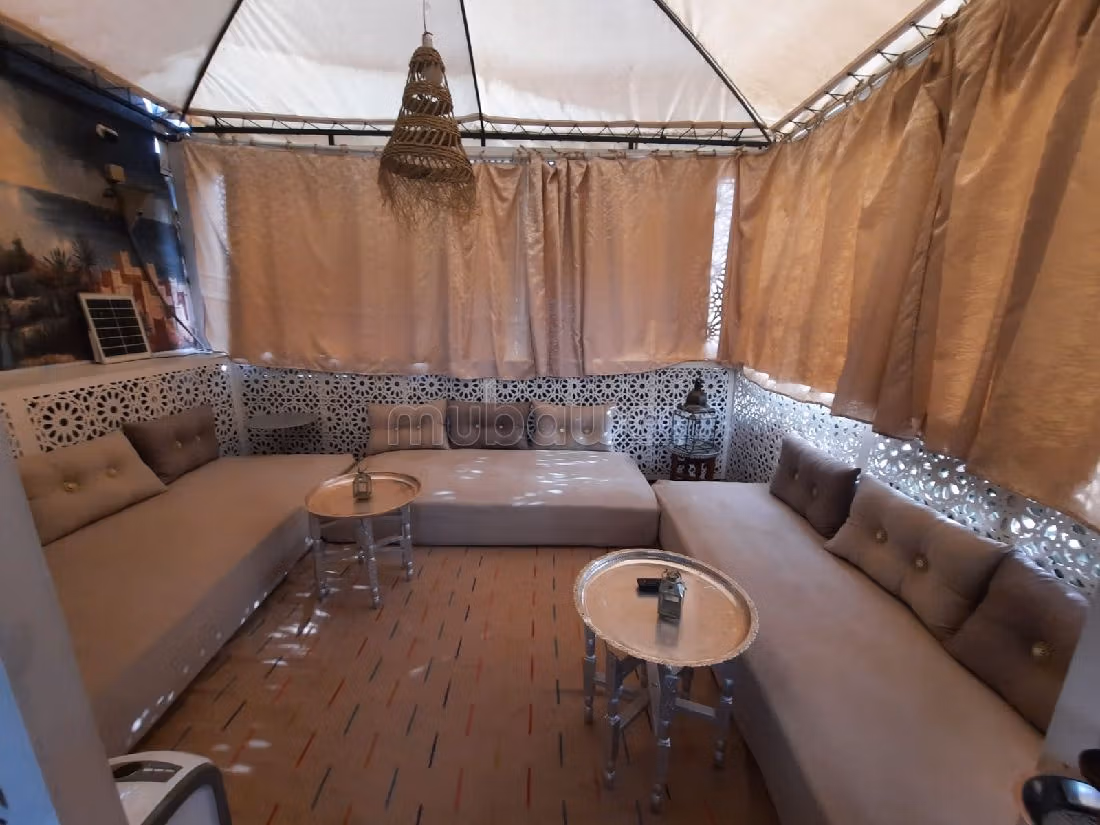 Maravilloso riad en venta en Zaouia Sidi Ghalem. 5 dormitorios. está amueblado con buen gusto. 