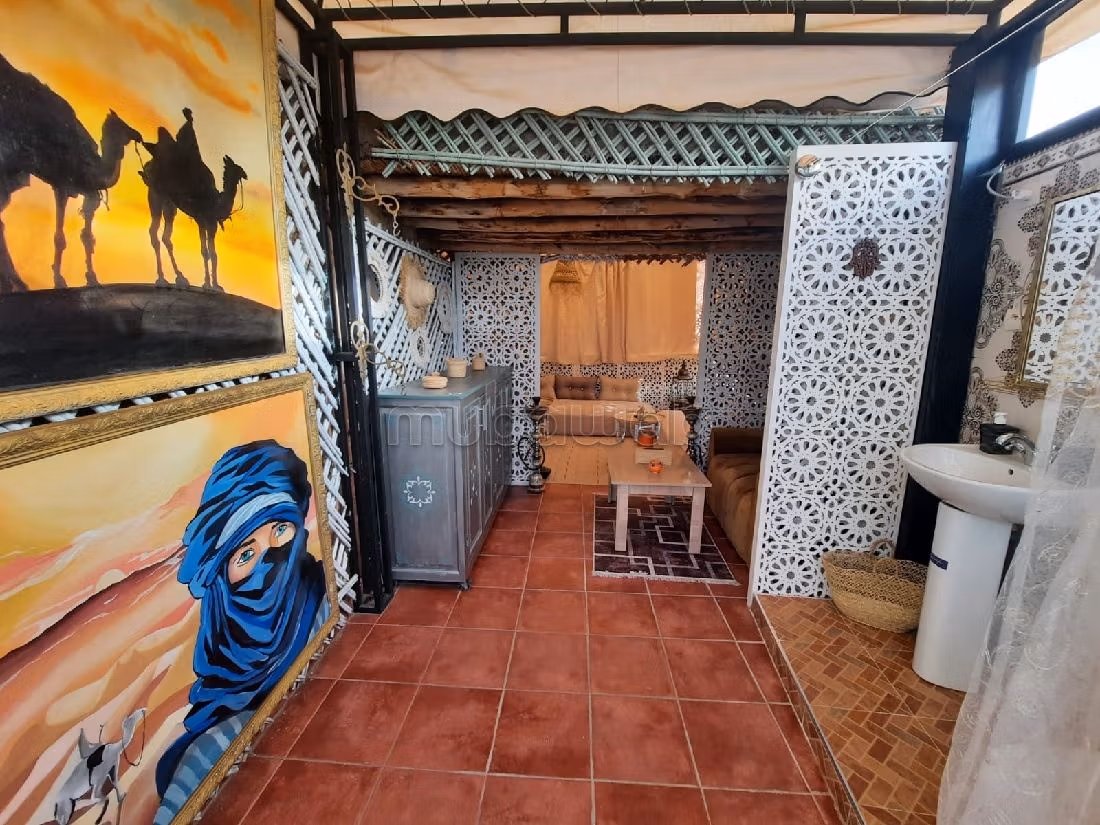 Maravilloso riad en venta en Zaouia Sidi Ghalem. 5 dormitorios. está amueblado con buen gusto. 