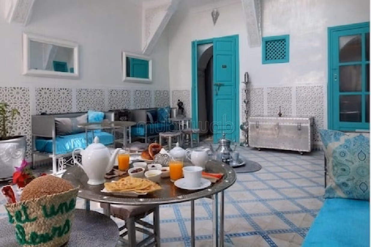 Maravilloso riad en venta en Zaouia Sidi Ghalem. 5 dormitorios. está amueblado con buen gusto. 