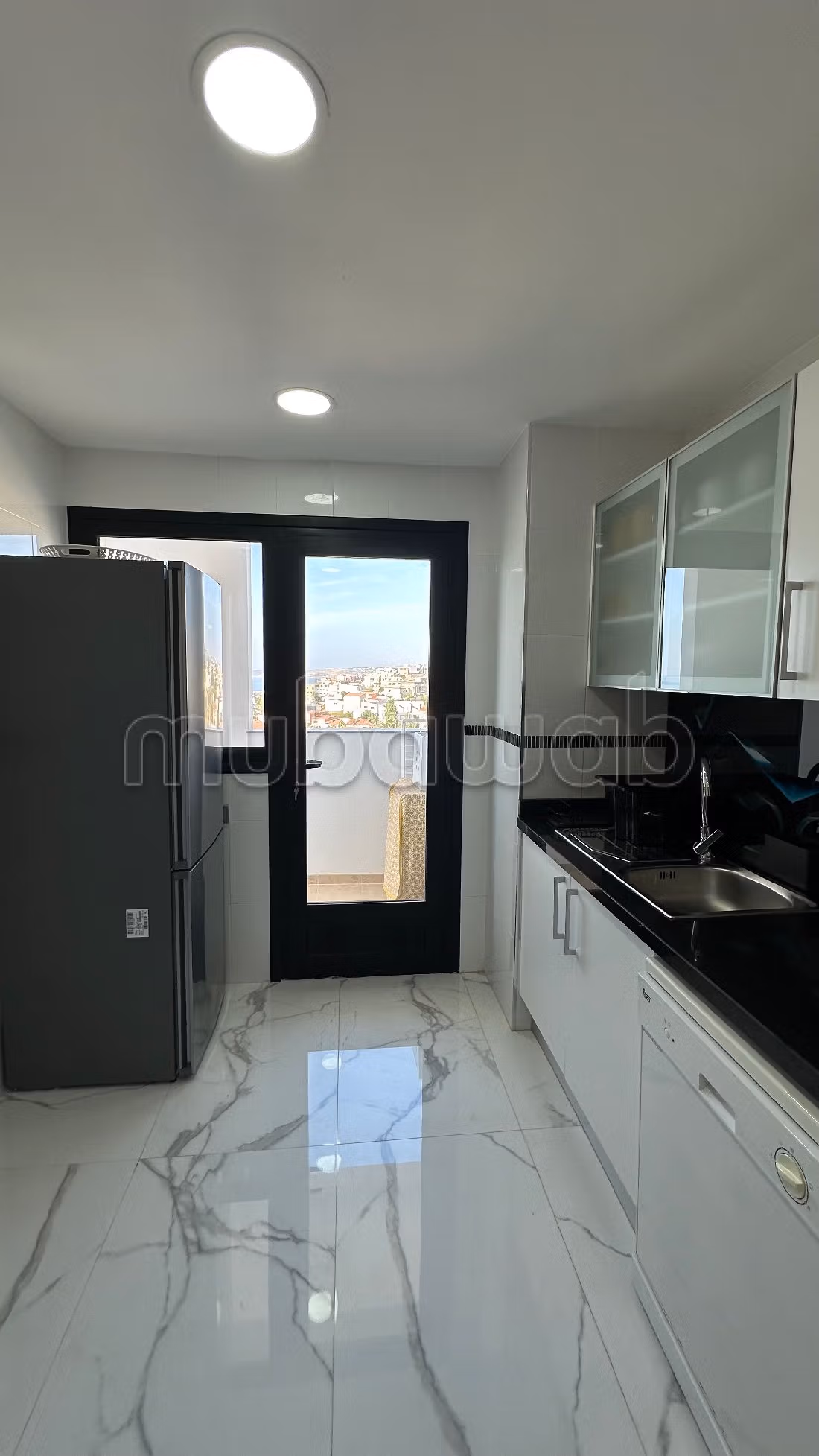 A louer: Appartement avec vue imprenable sur mer