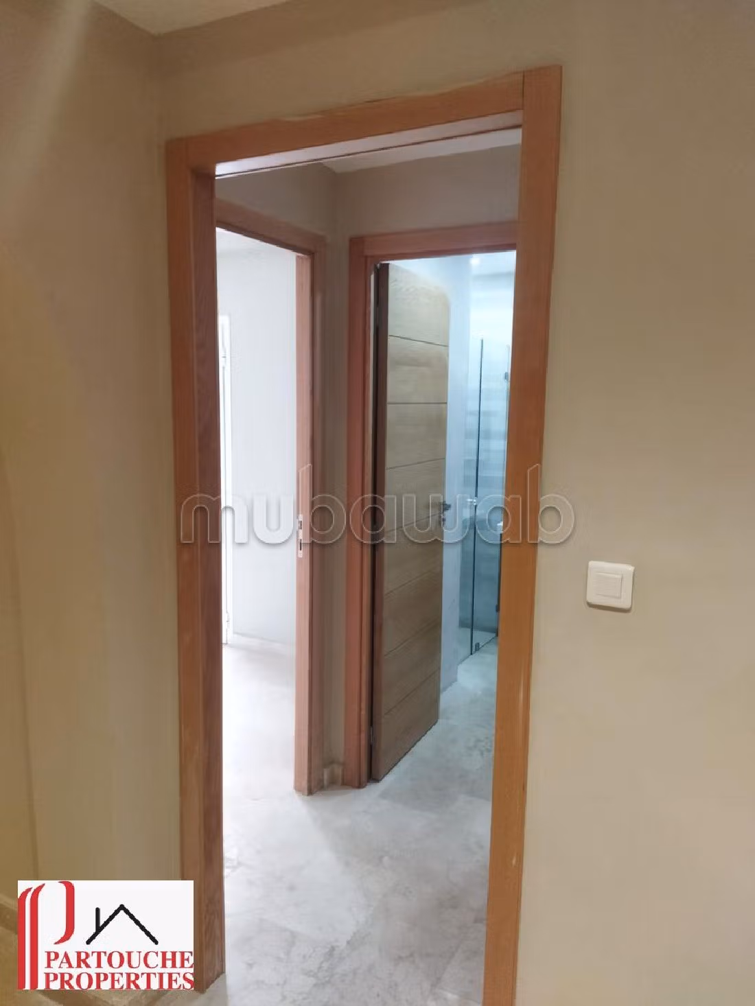 2ch usage bureaux Zerktouni face aux Twins 10,5kHT