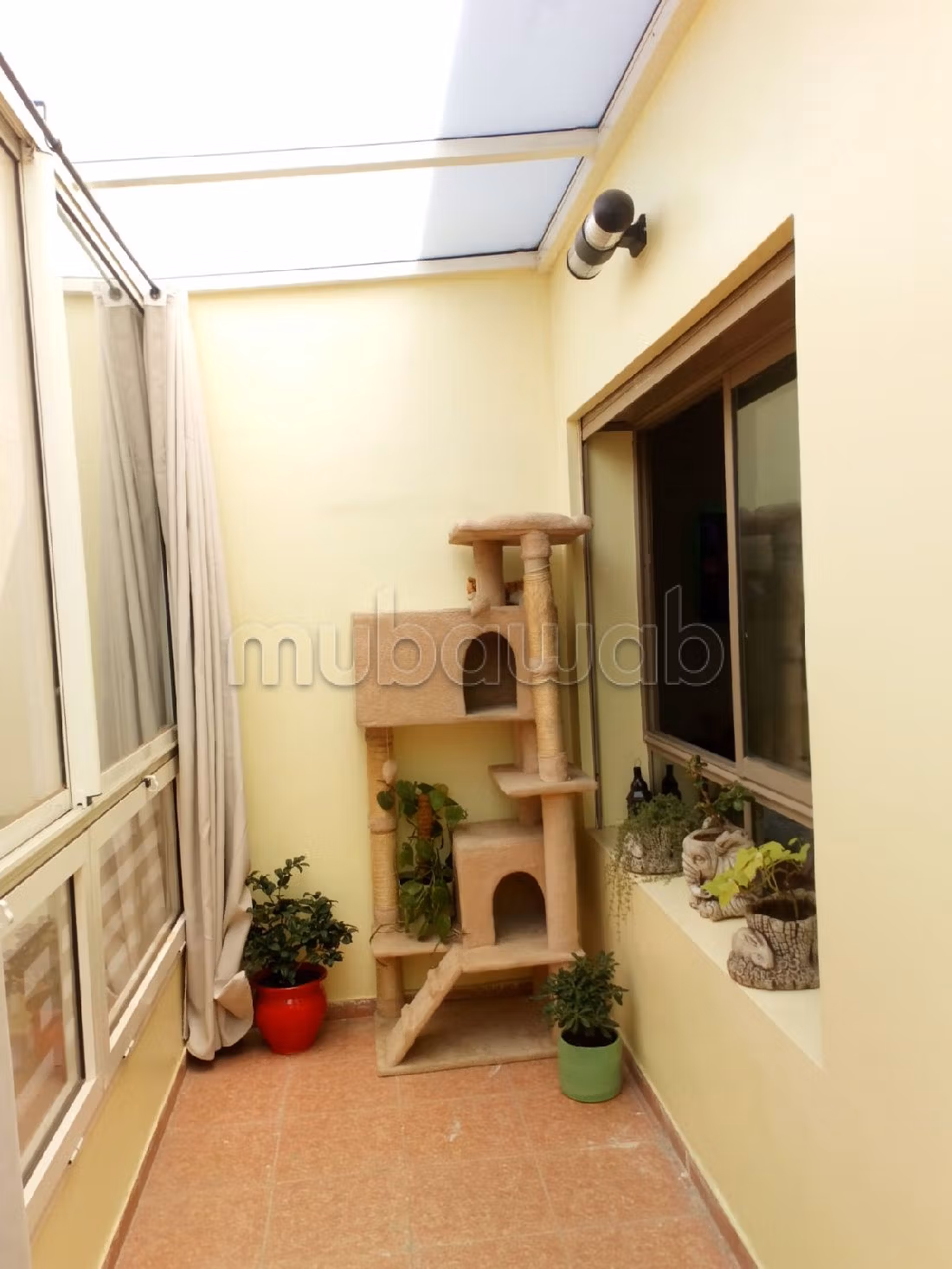 شقة للبيع ببوسكورة. 2 غرف. شرفة ومصعد