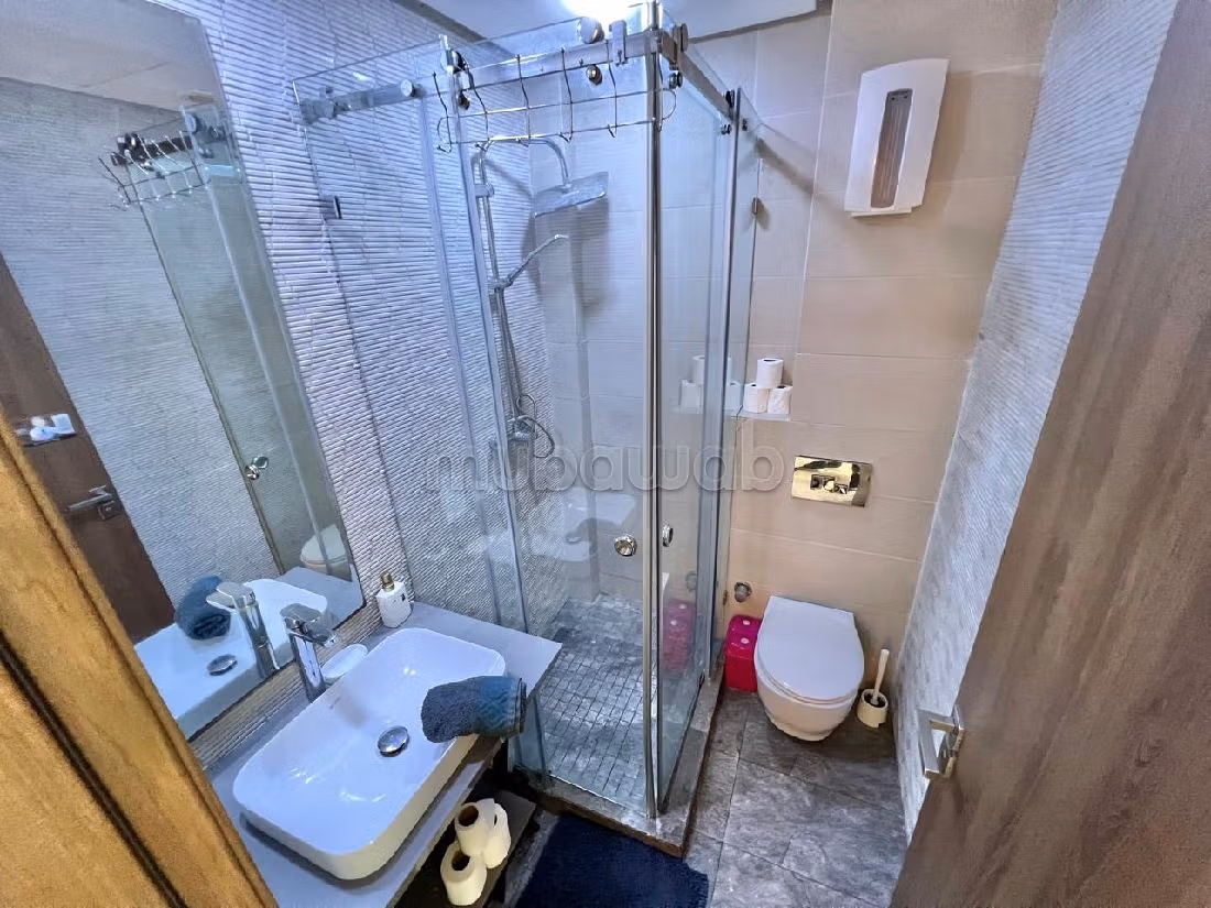 Location saisonnière à Les Hôpitaux. 1 belle chambre. Porte sécurisée et chauffage central