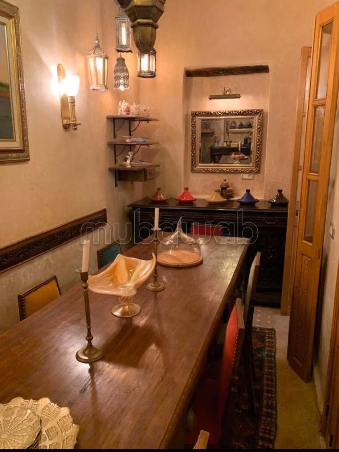 Este riad puede ser tuyo en Arset Ihiri. Superficie de 110 m². Chimenea funcional. 