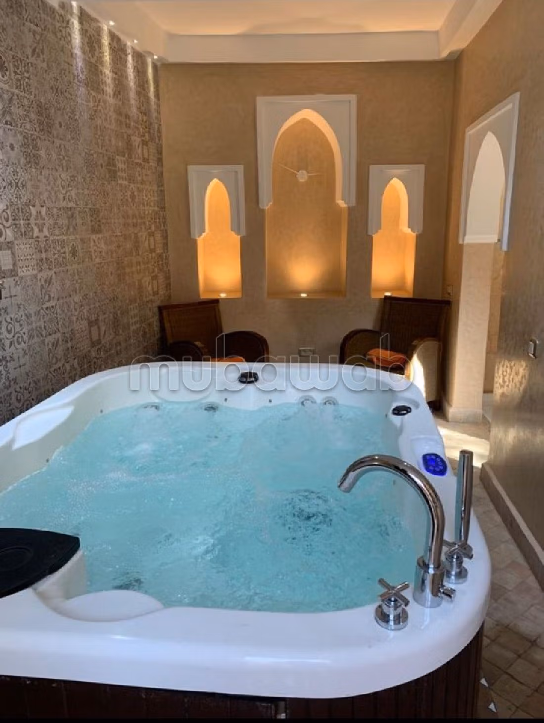 Este riad puede ser tuyo en Arset Ihiri. Superficie de 110 m². Chimenea funcional. 