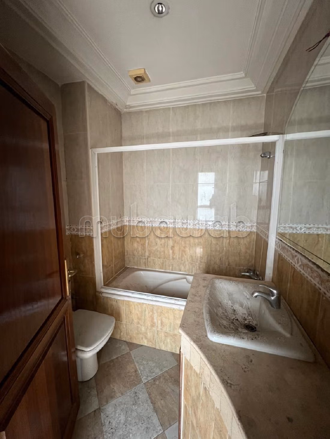 شقة للبيع براسين. 1 جزء. 