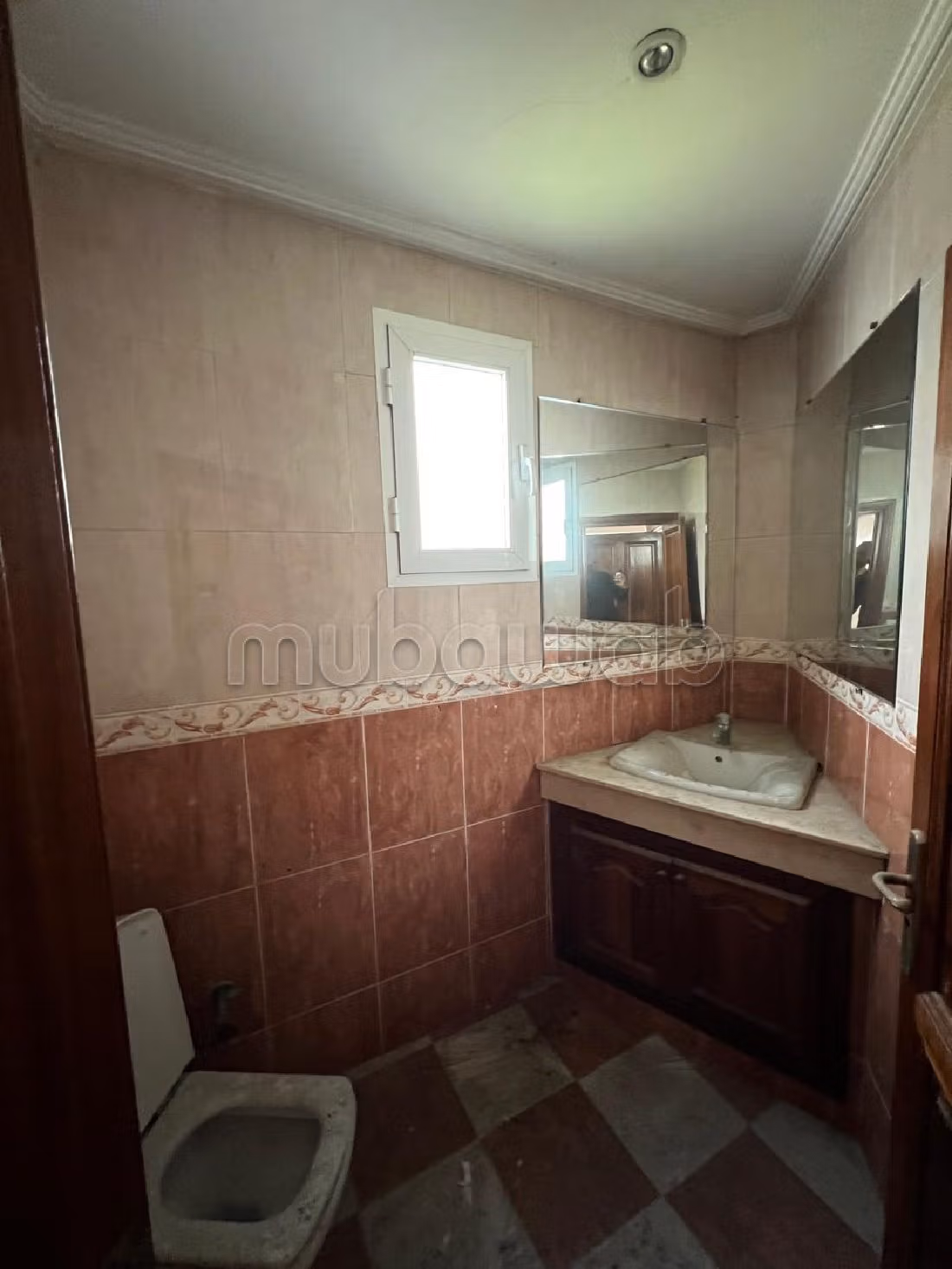 شقة للبيع براسين. 1 جزء. 