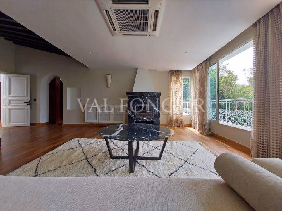 Eccezionale casa di lusso in affitto a Californie. Superficie 1200 m². Giardino, terrazzo. 