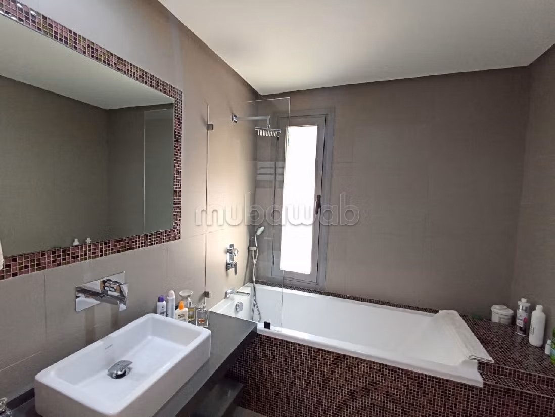 Splendido appartamento in affitto a Gammarth. 3 camere. Arredato