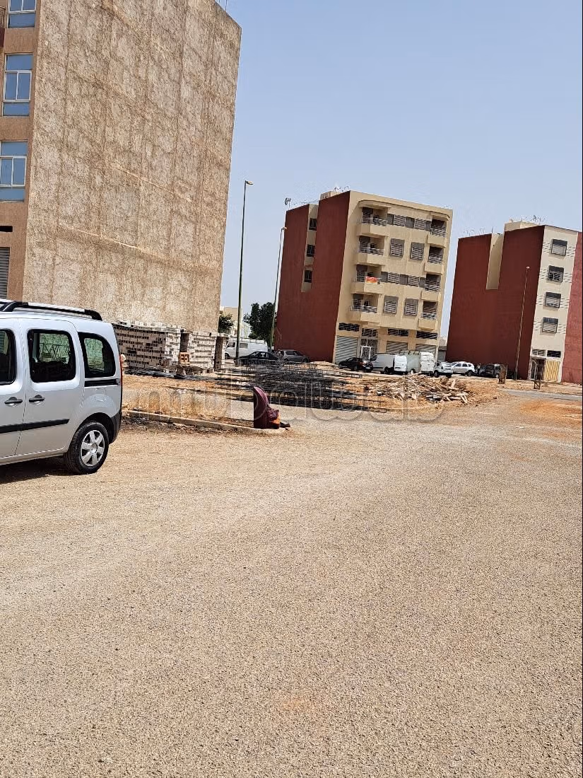 Terrain à acheter à Hay Bensouda. Surface totale 288 m²