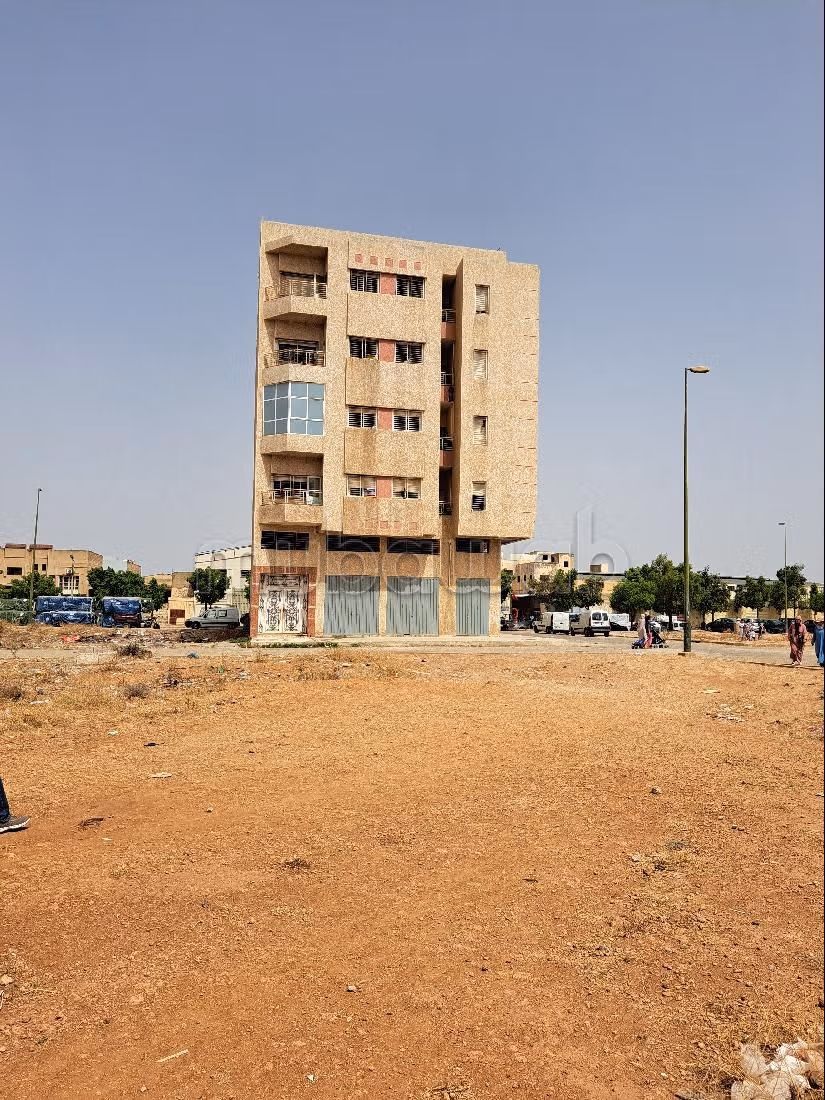 Terrain à acheter à Hay Bensouda. Surface totale 288 m²