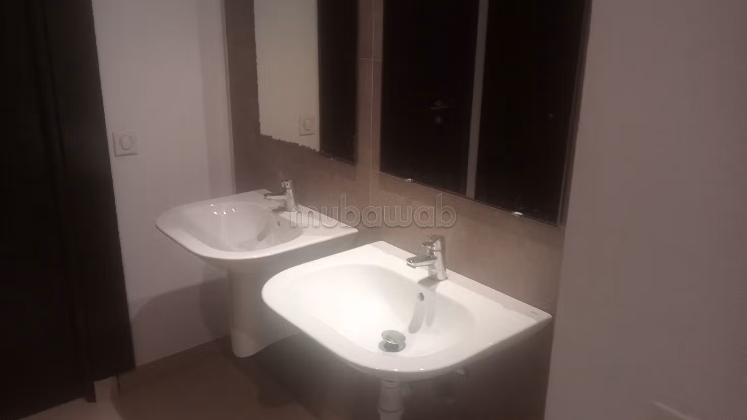 Luxury villa for rent in Gammarth Supérieur. 6 large rooms. Beautiful terrace and garden. 