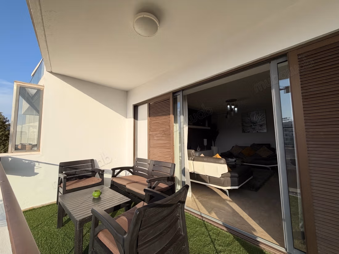 Splendido appartamento da affittare a Founti. 2 camere. Posto auto e giardino.
