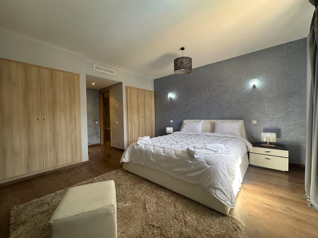 Splendido appartamento da affittare a Founti. 2 camere. Posto auto e giardino.