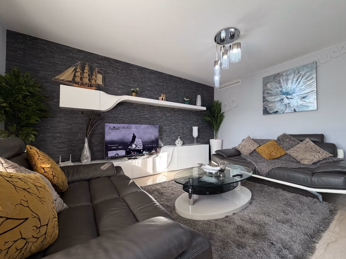 Splendido appartamento da affittare a Founti. 2 camere. Posto auto e giardino.