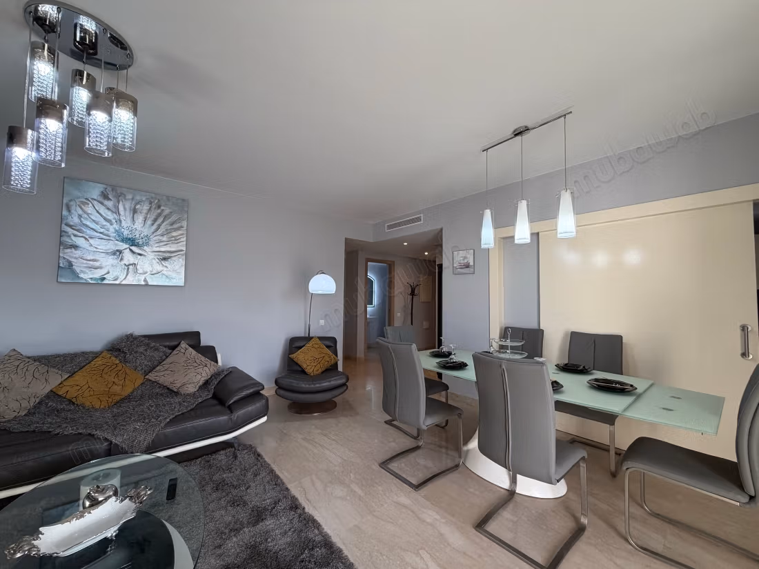 Splendido appartamento da affittare a Founti. 2 camere. Posto auto e giardino.