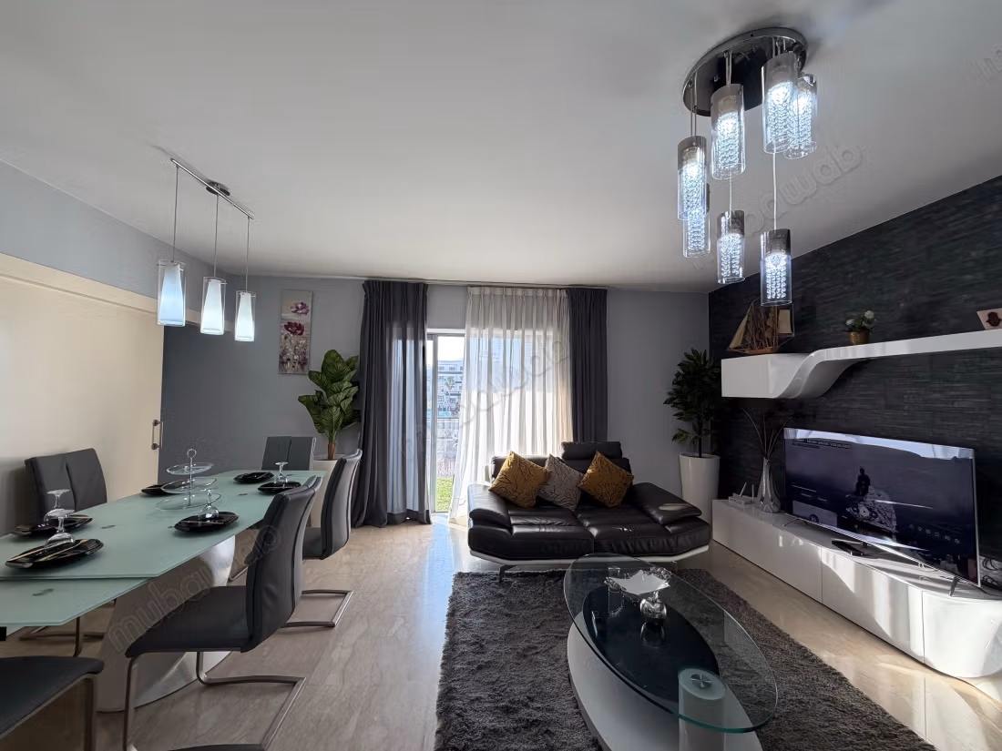 Splendido appartamento da affittare a Founti. 2 camere. Posto auto e giardino.