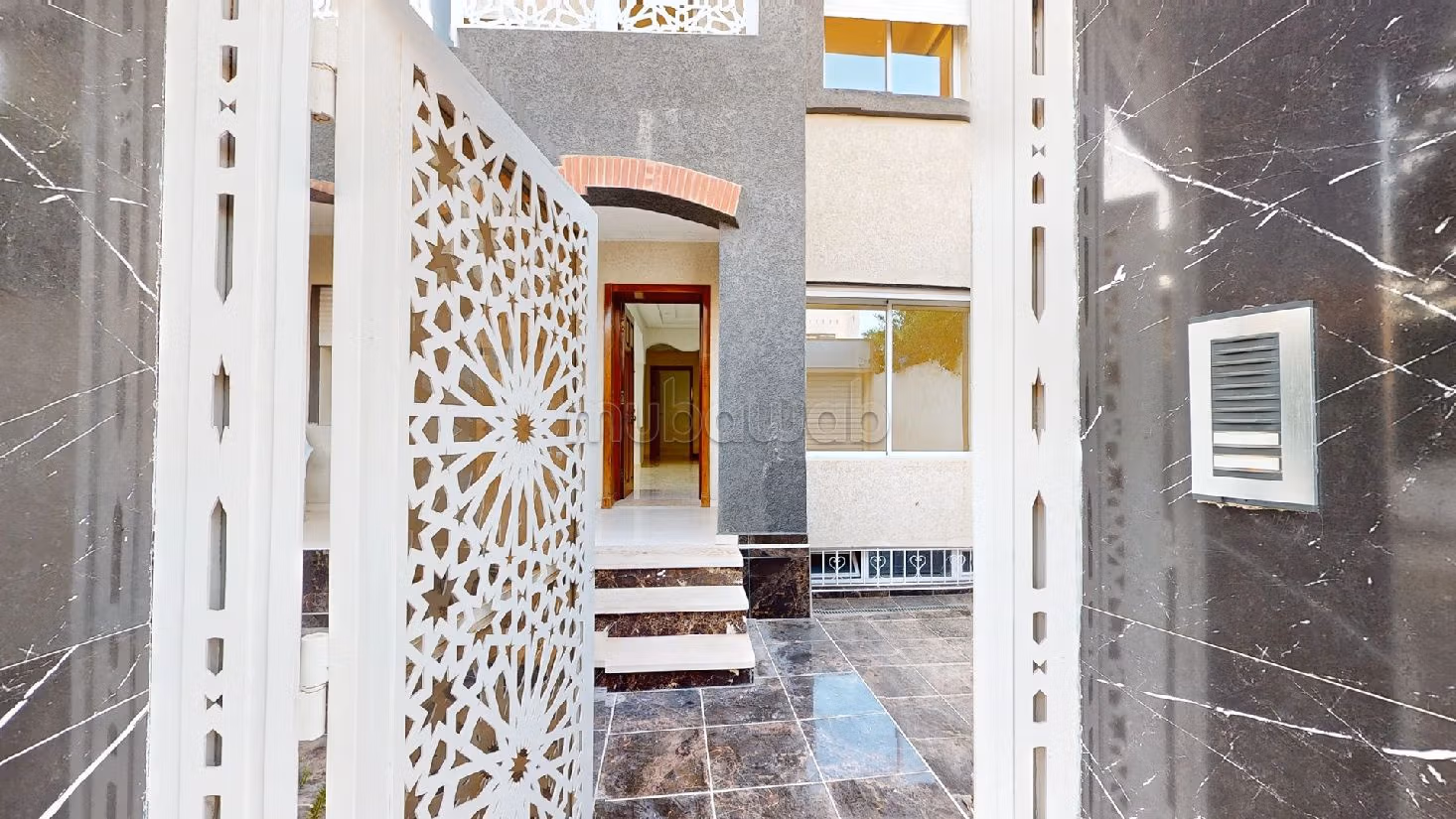 Villa de alto standing en venta en Route Nationale Assilah. Superficie 286 m². Mobiliario nuevo