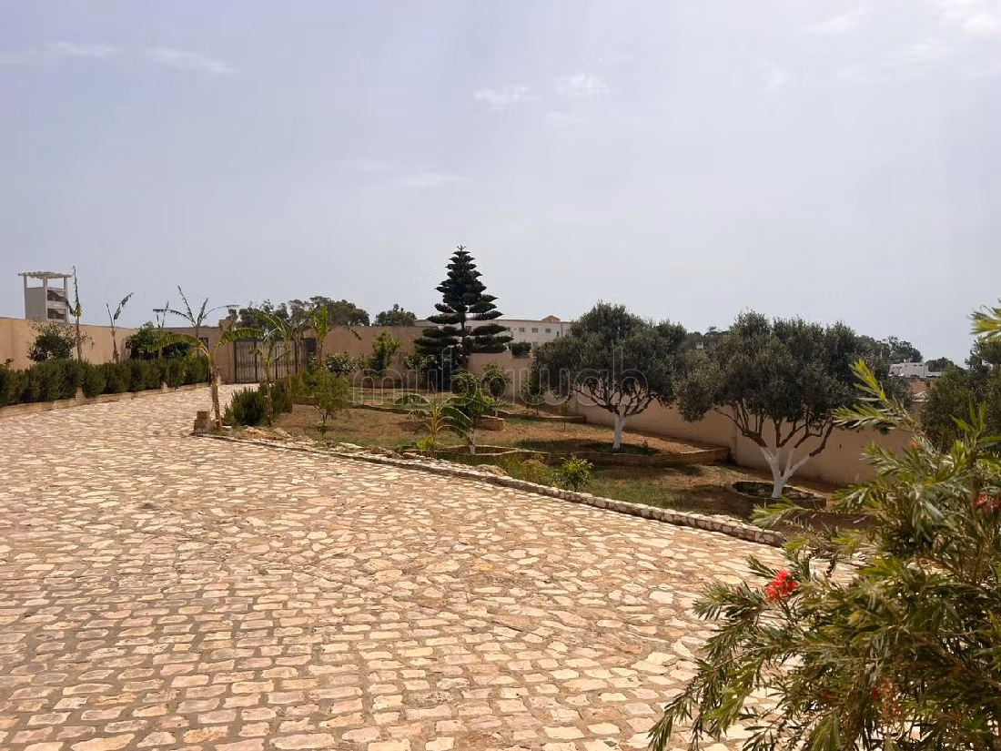 Villa à Vendre à Tamezrat Kélibia sur la colline