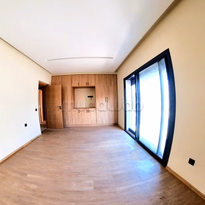 Maestosa residenza di lusso in vendita. 5 locali. Sistema di sicurezza e antenna parabolica