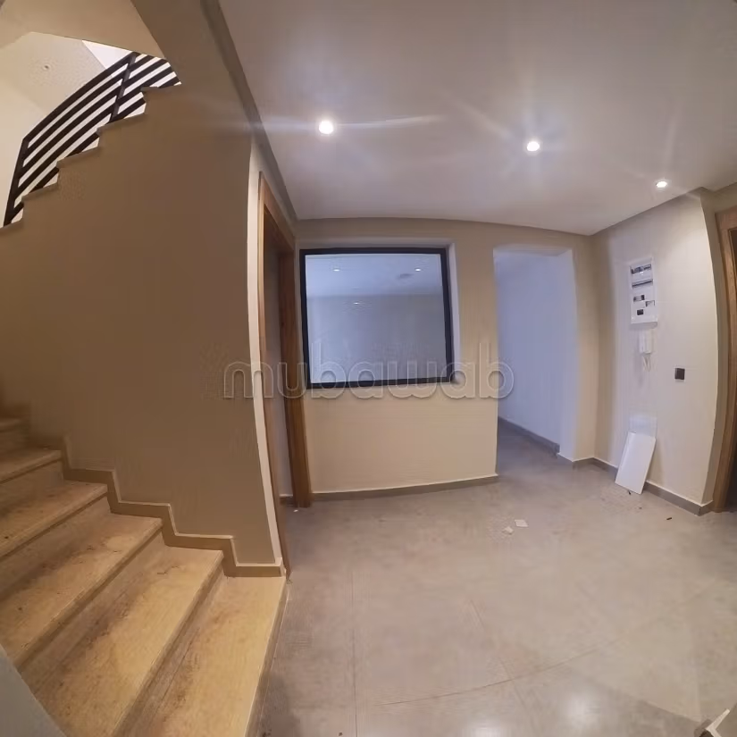 Maestosa residenza di lusso in vendita. 5 locali. Sistema di sicurezza e antenna parabolica