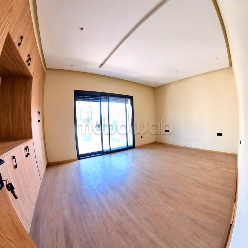 Maestosa residenza di lusso in vendita. 5 locali. Sistema di sicurezza e antenna parabolica