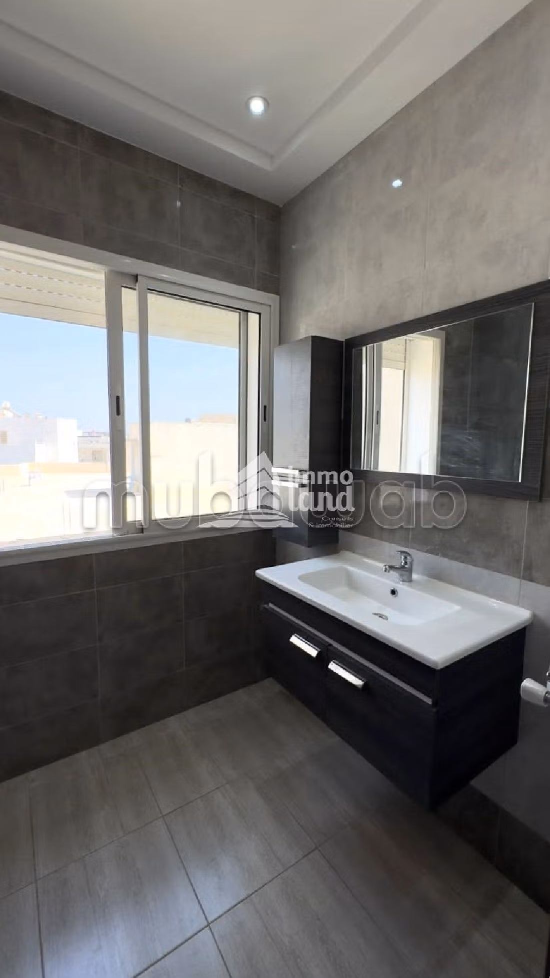 Appartement s2 de 100m2 à Riadh andalous