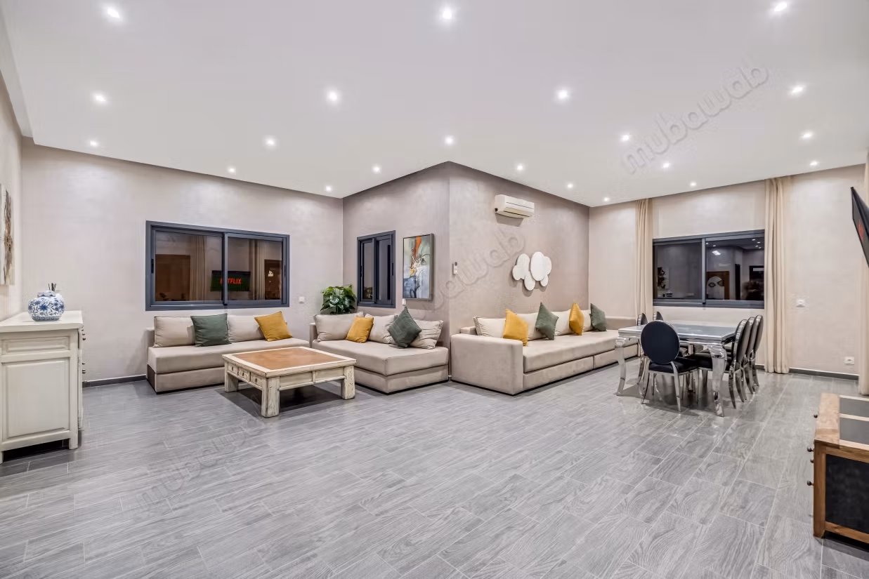 Huren: villa's en luxe woningen in Route de Fez. 5 Kamers. Volledig gemeubileerd.