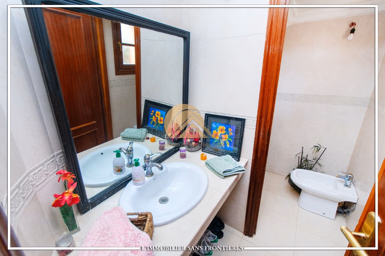 Villa de alto standing en alquiler en Hay Targa. 5 bonitas habitaciones. Antena parabólica y puerta blindada