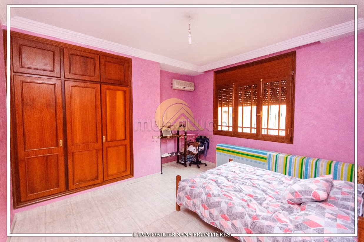 Villa de alto standing en alquiler en Hay Targa. 5 bonitas habitaciones. Antena parabólica y puerta blindada