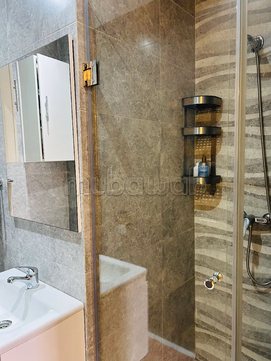 Bellissimo appartamento in affitto a Mandarona. 4 ampi locali. Con ascensore