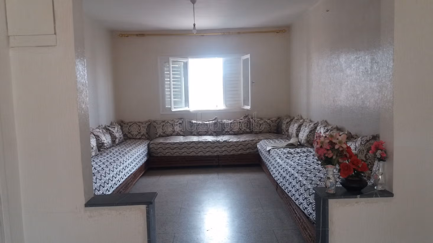 شقة للبيع ب الأدارسة. 2 قطع رائعة. صالون مغربي نموذجي ، إقامة آمنة. 