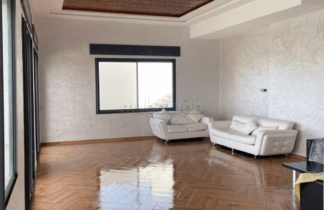 Maestosa villa in affitto a Cap Spartel. Superficie 580 m². Porta blindata, salotto marocchino