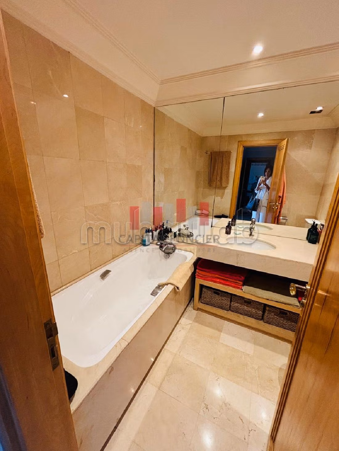 Encuentra un piso en alquiler en CIL Hay Salam. 2 bonitas habitaciones. Terraza y ascensor