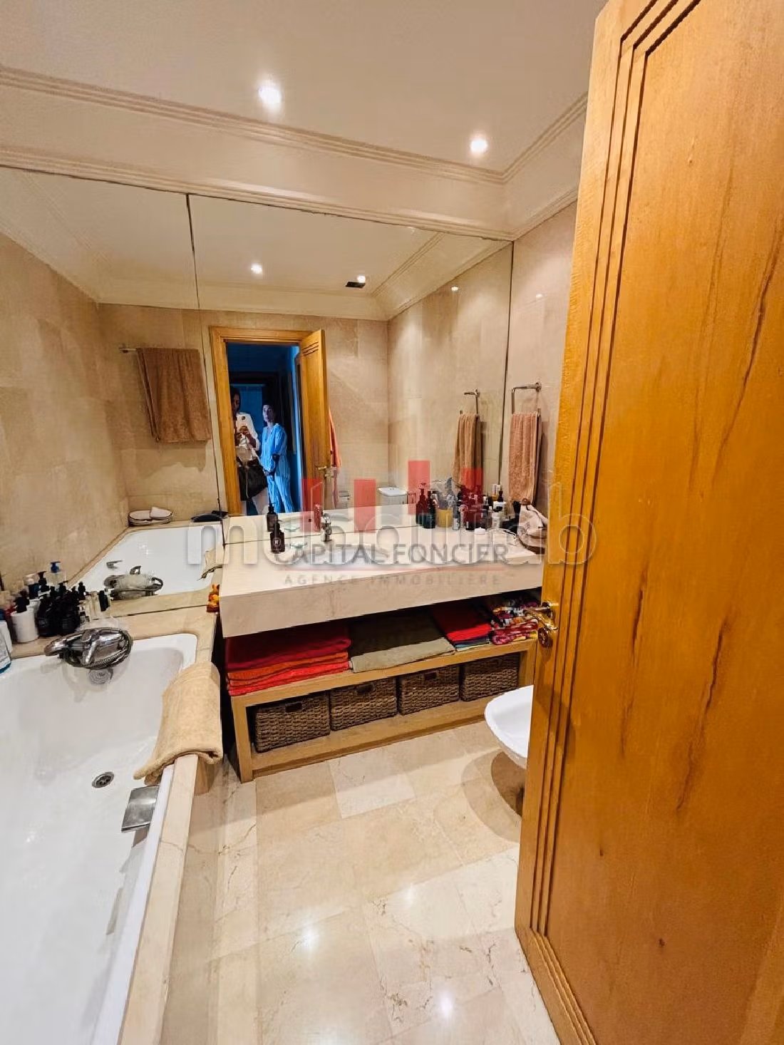 Encuentra un piso en alquiler en CIL Hay Salam. 2 bonitas habitaciones. Terraza y ascensor